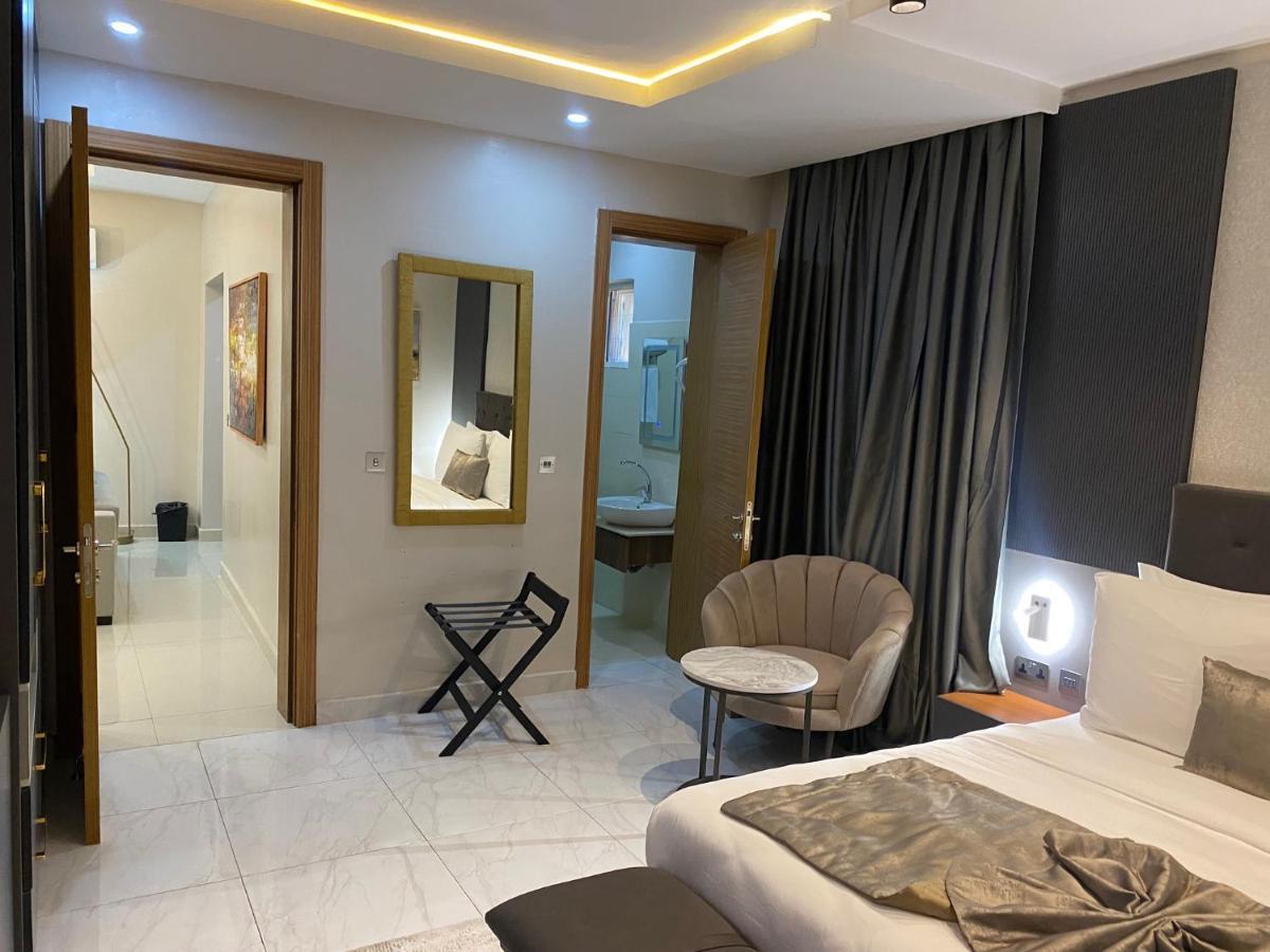 Wali'S Suites Abuja Exterior photo