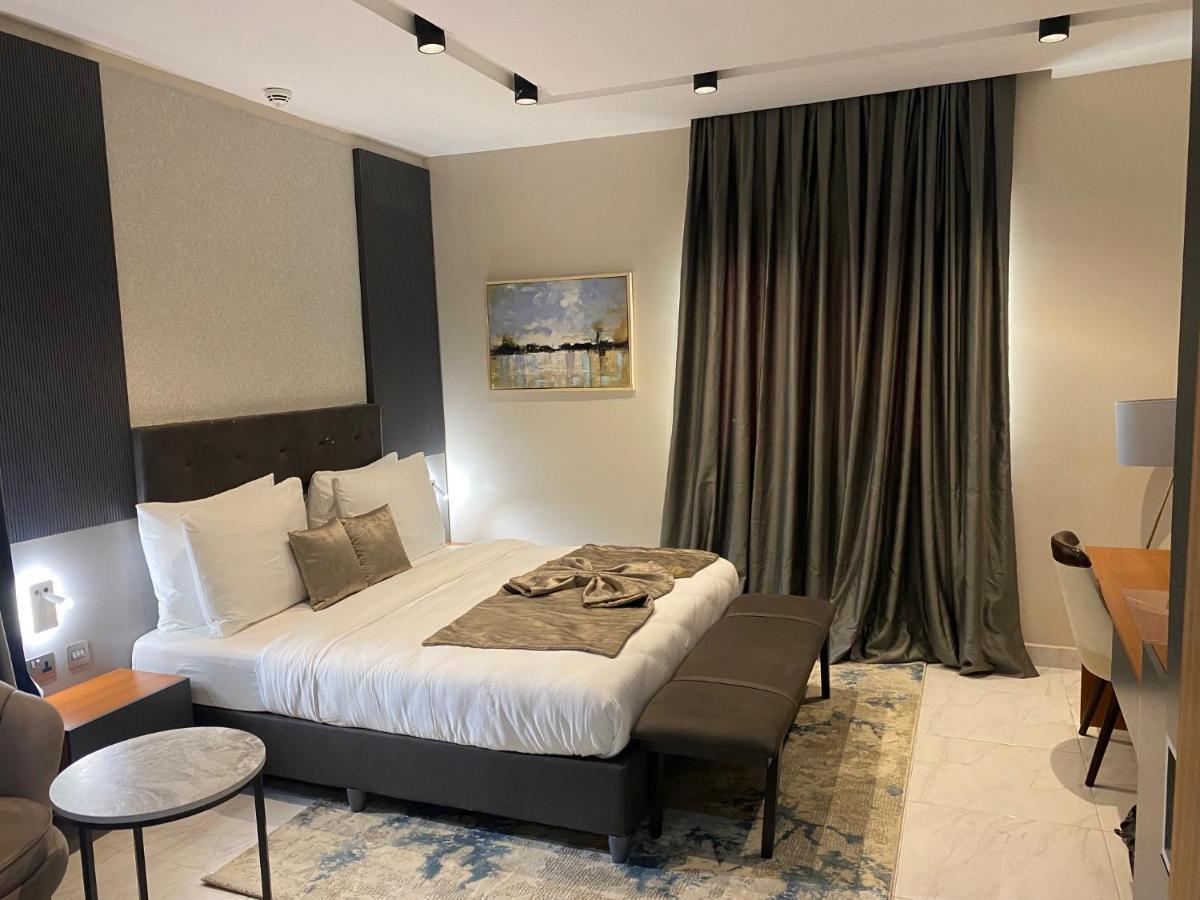Wali'S Suites Abuja Exterior photo