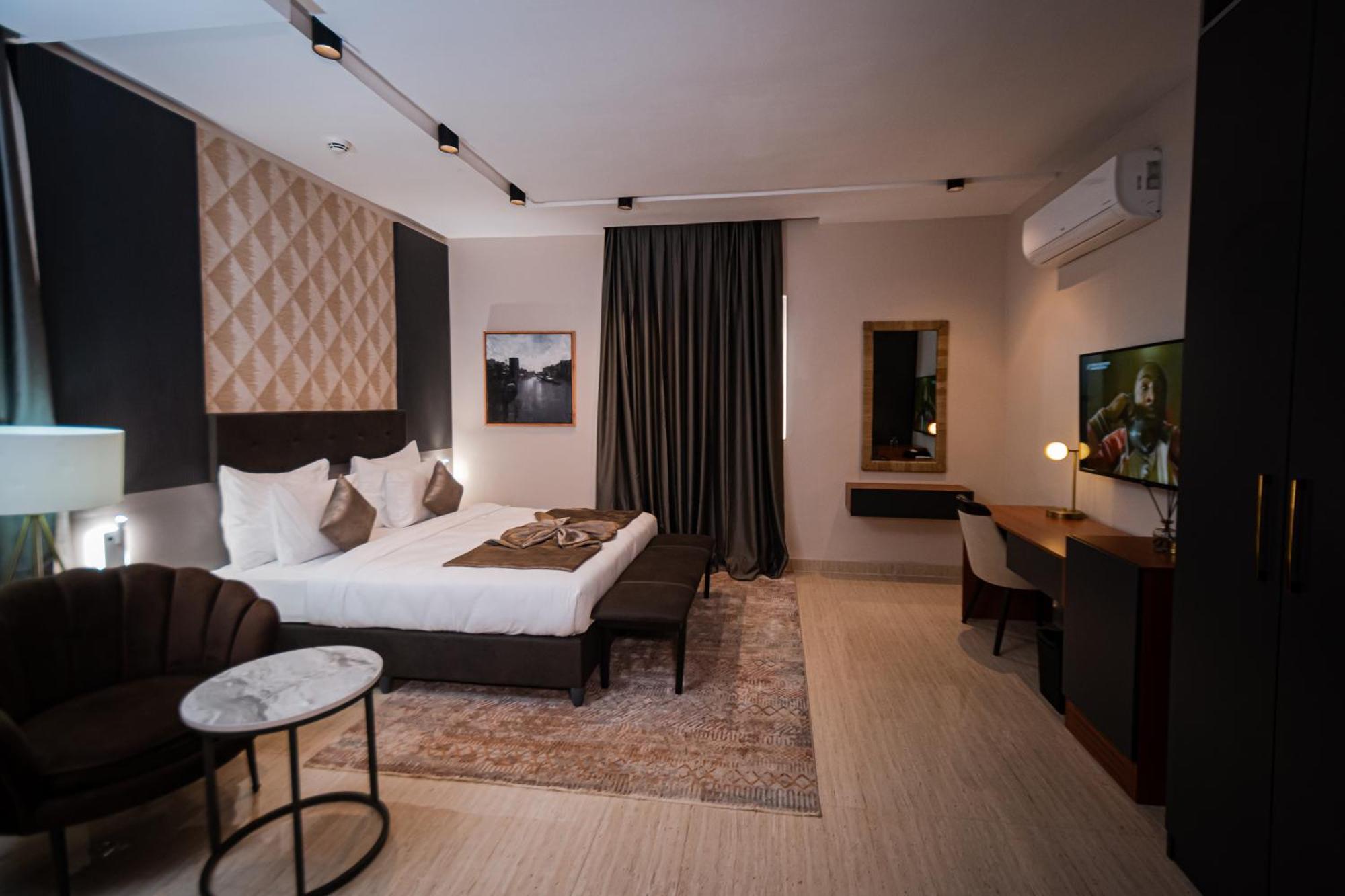 Wali'S Suites Abuja Exterior photo